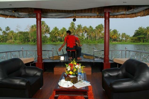 Alleppey Holiday Beach Resort - Photo5