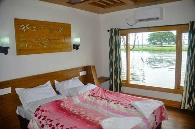Aquaserene Houseboats - Photo4