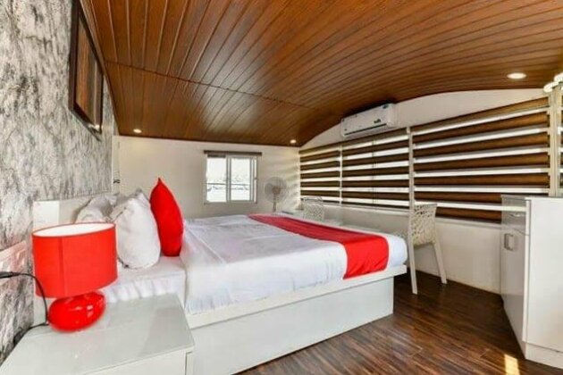 Best Luxury Houseboat Kerala - Photo3