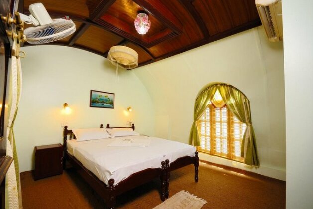 Coco Houseboats - Photo2