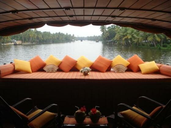 Dona House Boats at Alappuzha Alleppey Backwaters - Photo4