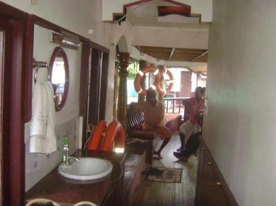 Godly Kerala Houseboat - Photo2