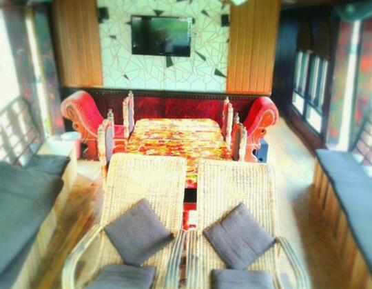 Jeeva Houseboat - Photo2