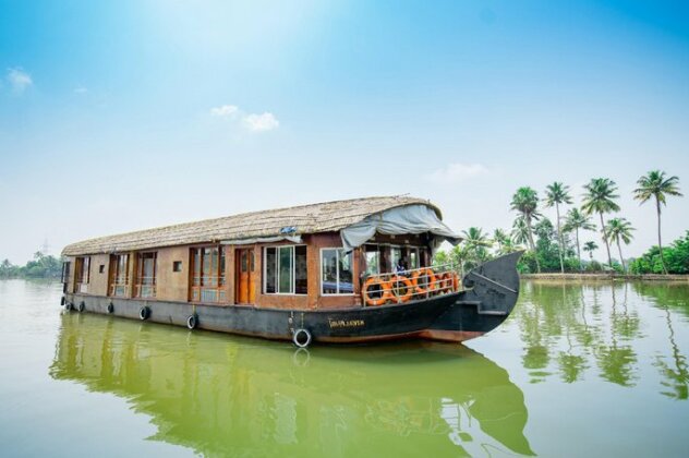 Khbo Periyar Sharing Houseboat