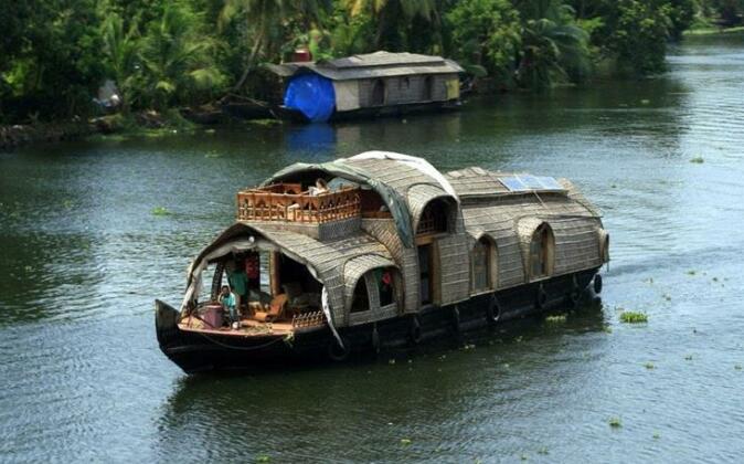 Mass Cruise 6 bed houseboat - Photo5