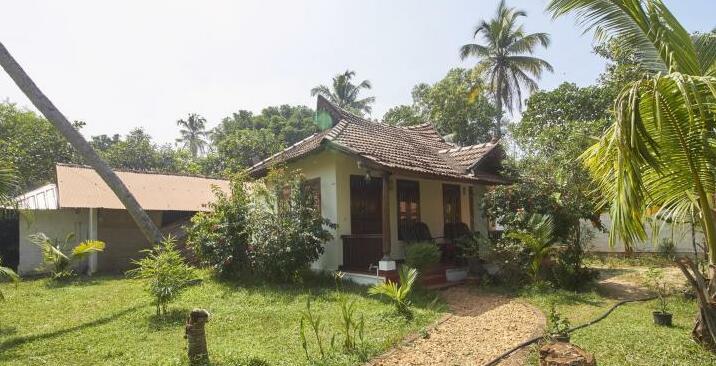 Pozhiyoram Beach Resort - Photo2