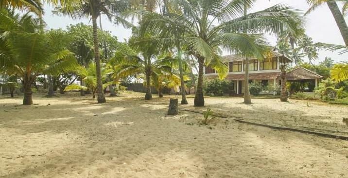 Pozhiyoram Beach Resort - Photo4
