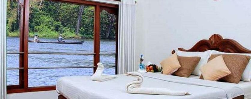 Travancore Houseboats - Photo3