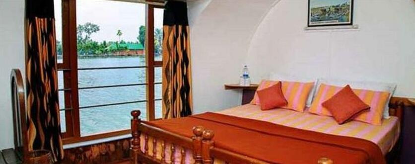 Travancore Houseboats - Photo5