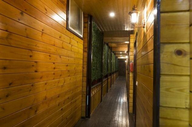 The Himalayan Woods - Photo2