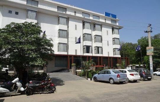 Lemon Tree Hotel Alwar