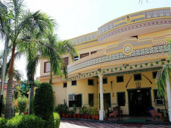 OYO 1995 Hotel Nirwana - Photo2