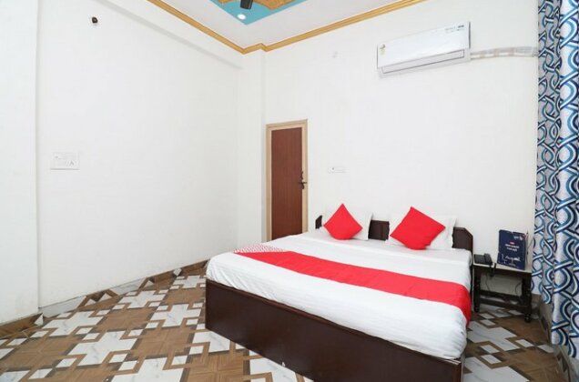 OYO 23121 Hotel 4 U