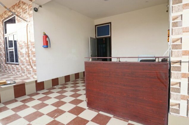 OYO 23121 Hotel 4 U - Photo3