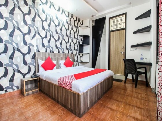 OYO 24075 Galaxy Guest House - Photo3