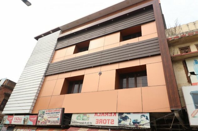 OYO 37860 Hotel Batra