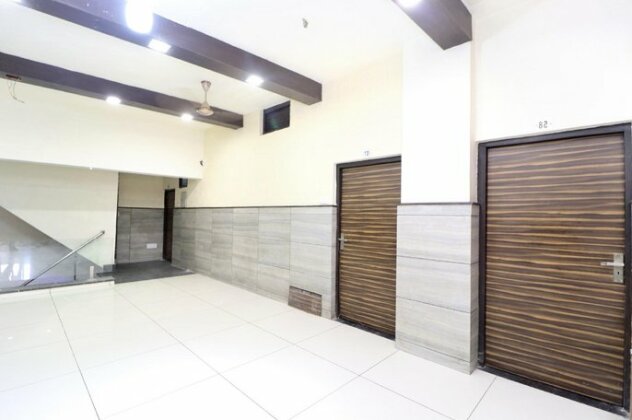 OYO 37860 Hotel Batra - Photo5