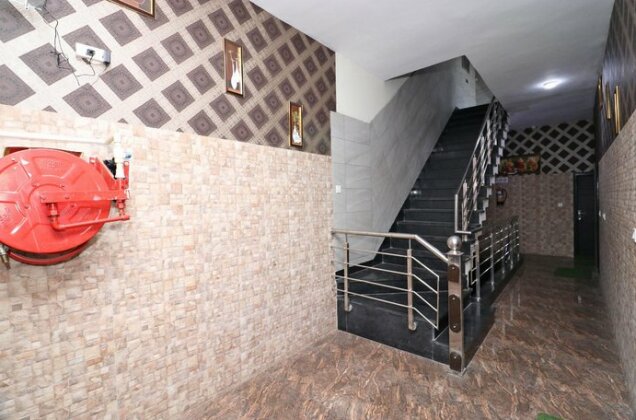 OYO 8616 Hotel Inderlok - Photo3