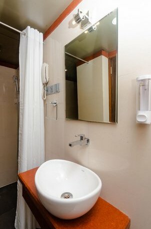 OYO 27938 Hotel Comfort Inn - Photo5