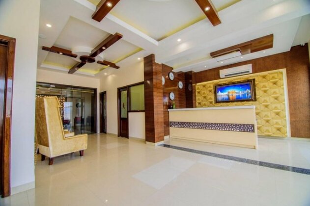 AH1 Hotel - Photo3
