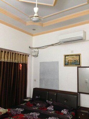 Arora - Photo5