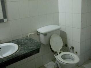 Hotel Aaditya Heights - Photo2