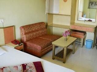 Hotel Aaditya Heights - Photo5
