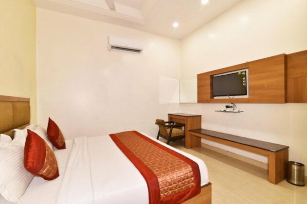 Hotel B-Comfort - Photo2