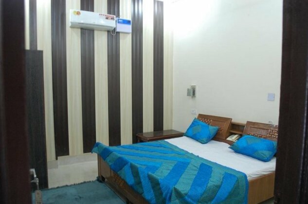 Hotel Golden Woods - Photo4
