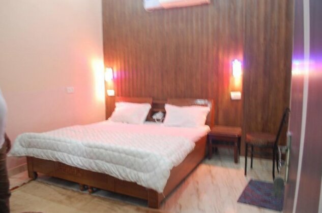 Hotel Golden Woods - Photo5