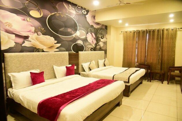 Hotel Karan Residency - Photo2