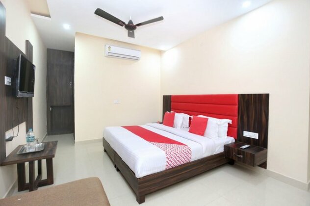 OYO 10318 Hotel Sukhman Residency - Photo5