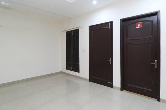 OYO 28163 B4 Guest House - Photo3