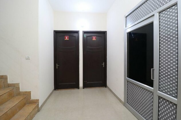 OYO 28163 B4 Guest House - Photo4