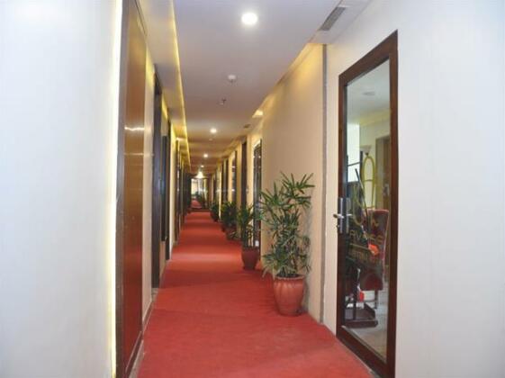 Oyo Premium Lawrence Road - Photo3