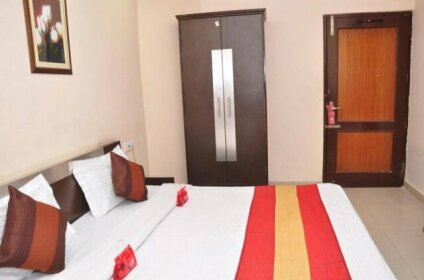 OYO Rooms Queens Road Near OBC Bank
