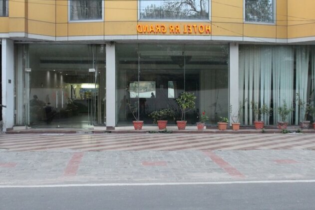R R Grand - Photo2