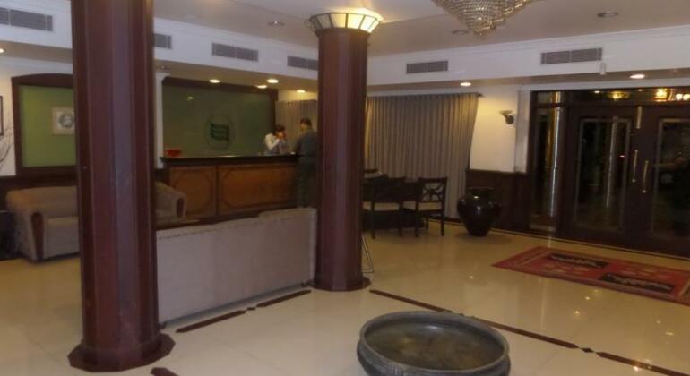 Hotel Elegance Angamaly - Photo2
