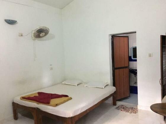 Curlies Guest House - Photo3