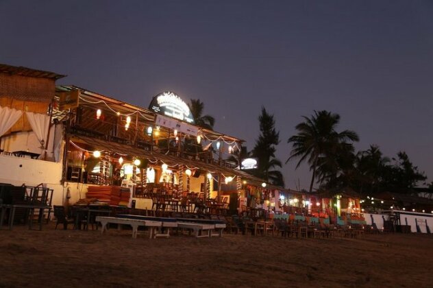 FabHotel Anjuna Beachfront - Photo3