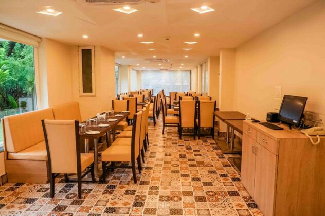 Hotel Regent Laguna - Photo4