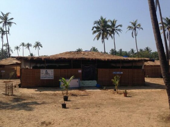 Basho Huts & Cafe - Photo5