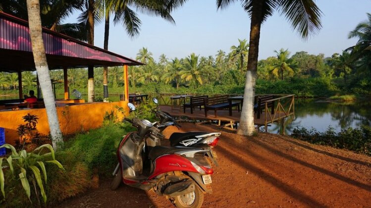 Om Lake Resort - Photo3