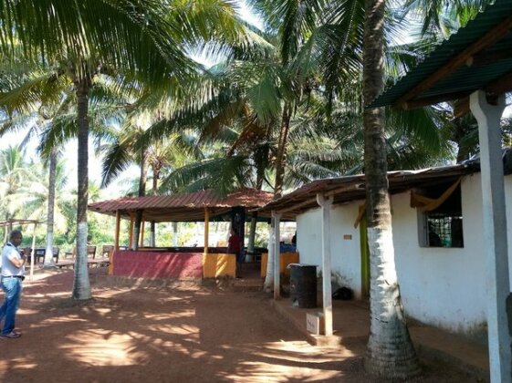 Om Lake Resort - Photo4