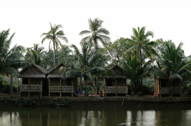 Om Lake Resort - Photo5