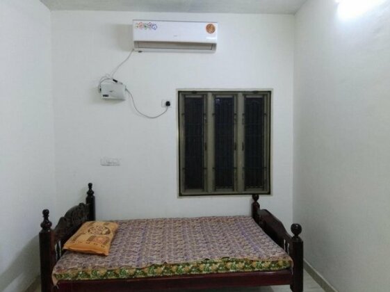 Charu's Guest House - Photo3
