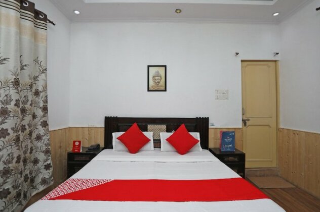 OYO 37033 Hotel Evergreen - Photo4