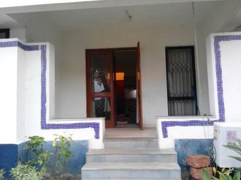  Photo 1