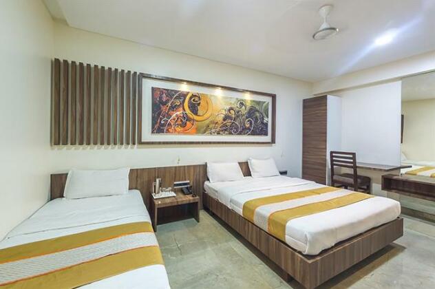 Hotel Lalaji's Executive - Photo5