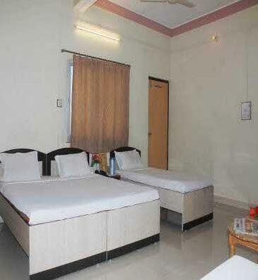 Hotel Sagar Plaza - Photo4